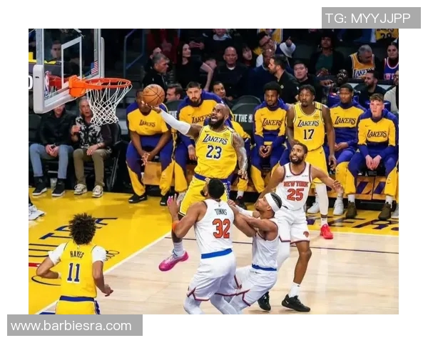 湖人复赛迎战国王全力争胜展现球队实力与斗志